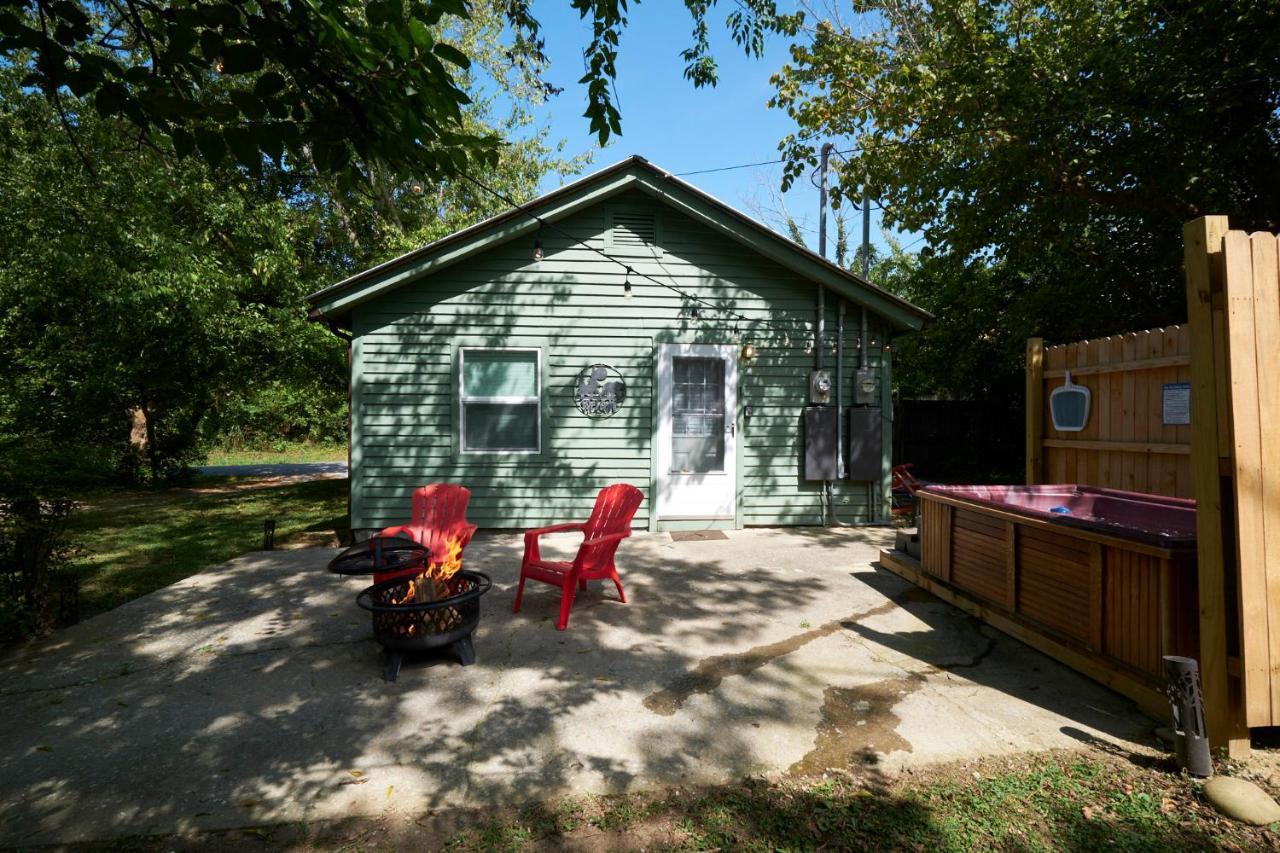 Steps From Downtown Pigeon Forge Parkway + Private Hottub And Firepit - Wifi - Firefly Bungalows Экстерьер фото